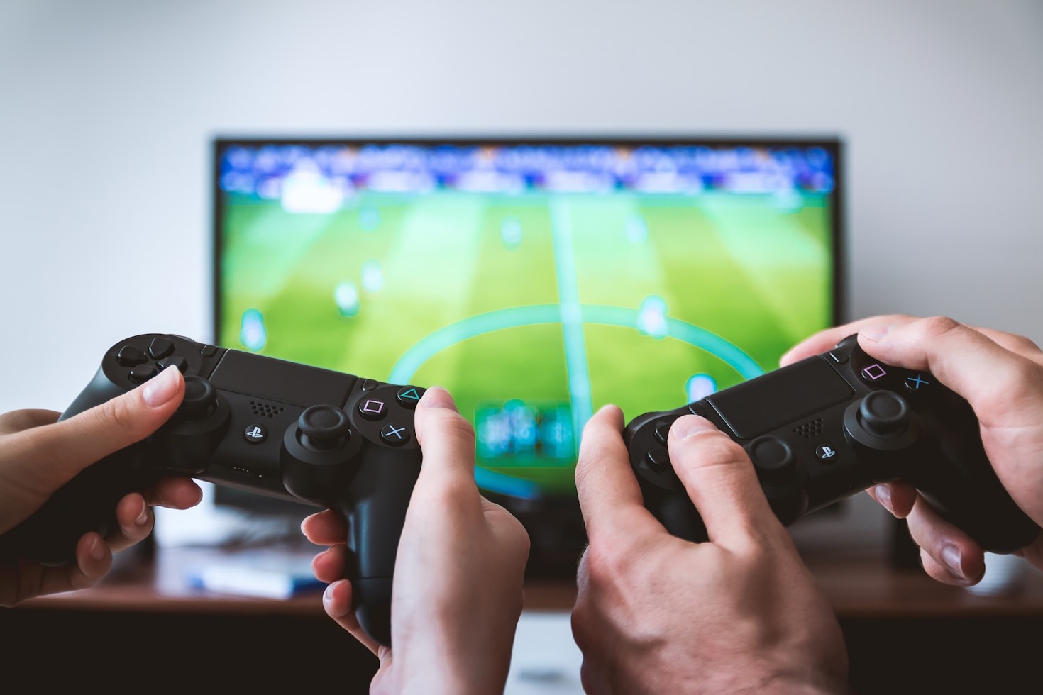 How Professional Gaming Services Improve Your Skills